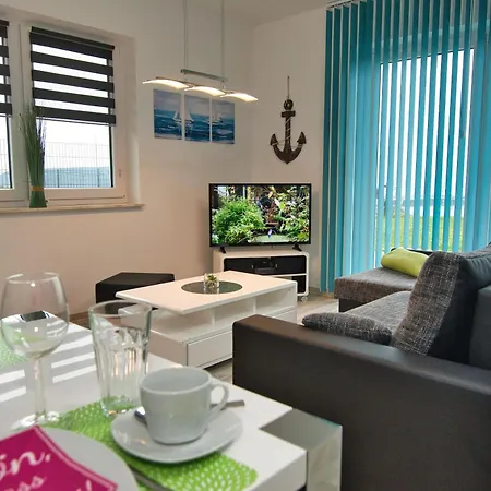 Ruegenblick Haushaelfte 公寓 *