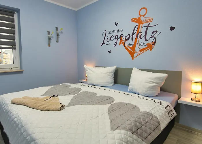 Ruegenblick Haushaelfte Stahlbrode